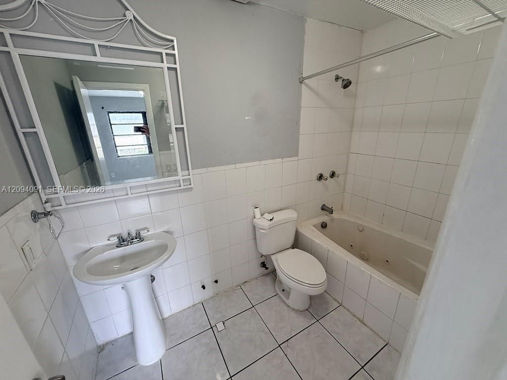 633 W 68th St, Unit 633, Hialeah, FL 33014 Photo
