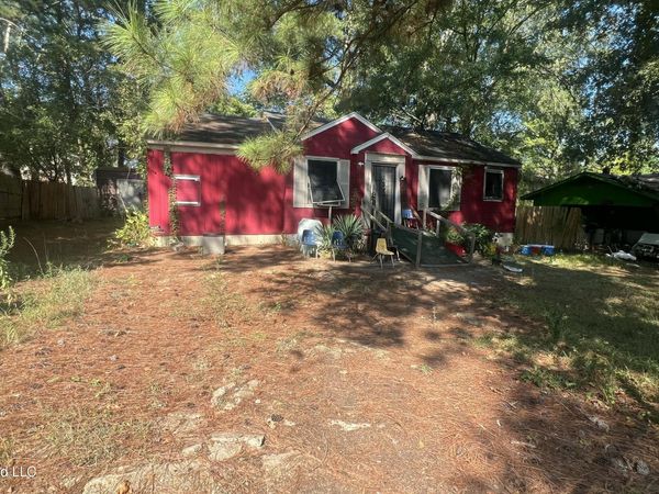 1911 Shady Lane Drive, Jackson, MS 39204