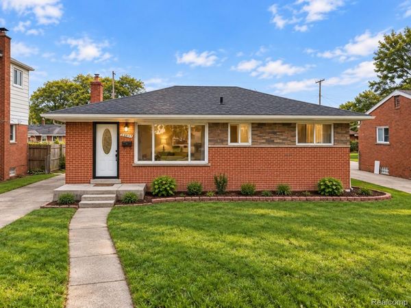 24837 Curie Street , Warren, Mi 48091
