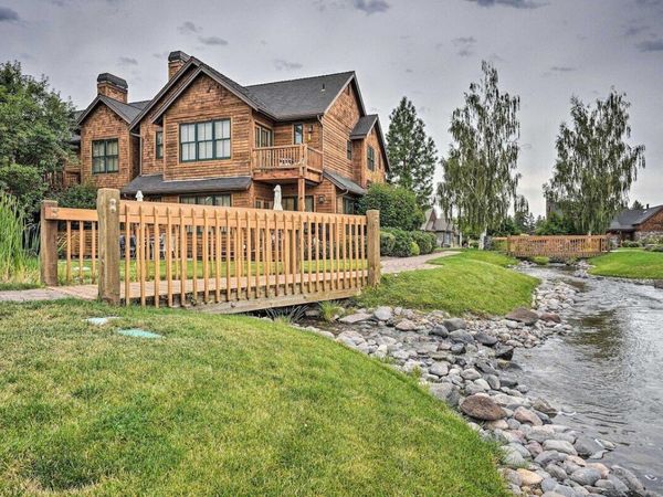 637 W Jefferson Avenue, Sisters, OR 97759