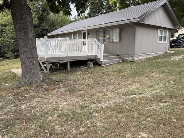33766 Ivy Bend Road, Stover, MO 65078
