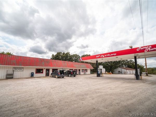 29176 SW State Rte 7 , Edwards, MO 65326