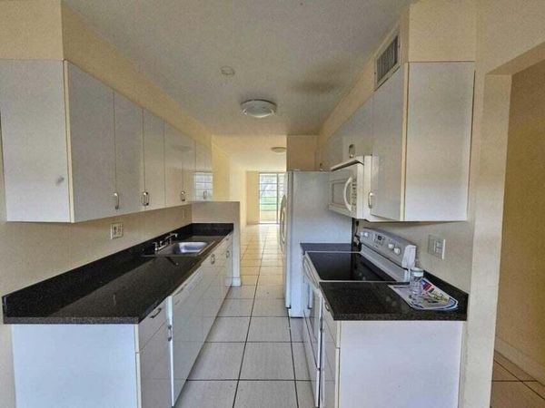 3099 NW 48TH Avenue, Unit 155, Lauderdale Lakes, FL 33313
