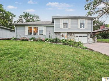 14953 M Street, Omaha, NE 68137