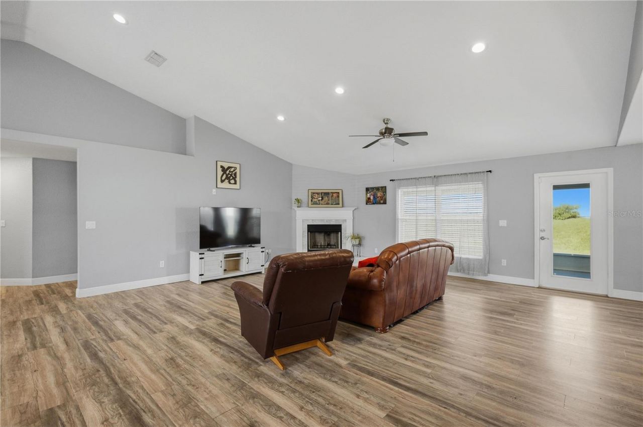 6875 SE 11th Place , Ocala, FL 34472 Photo