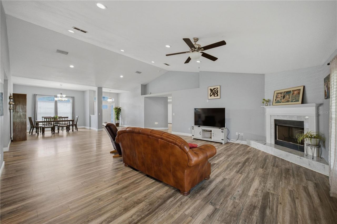 6875 SE 11th Place , Ocala, FL 34472 Photo