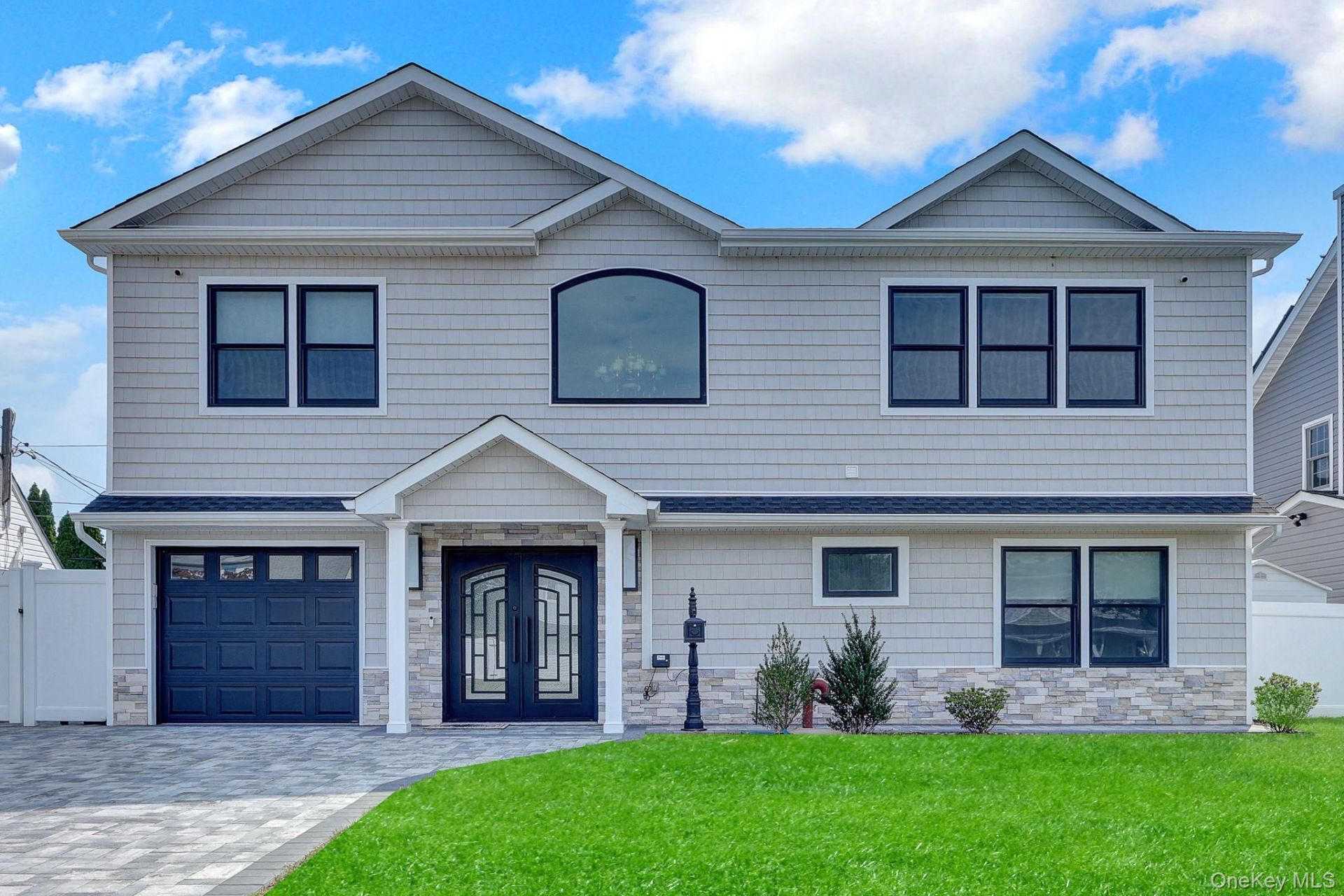 129 Tardy Lane S, Wantagh, NY 11793 Main Photo