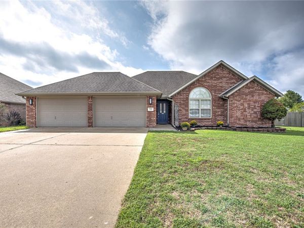 715 Hankins Avenue , Lowell, AR 72745