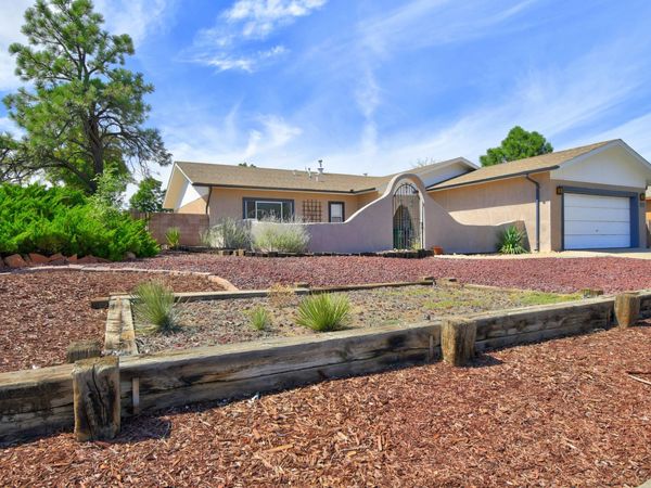 10005 Cardinal Street NW, Corrales, NM 87048