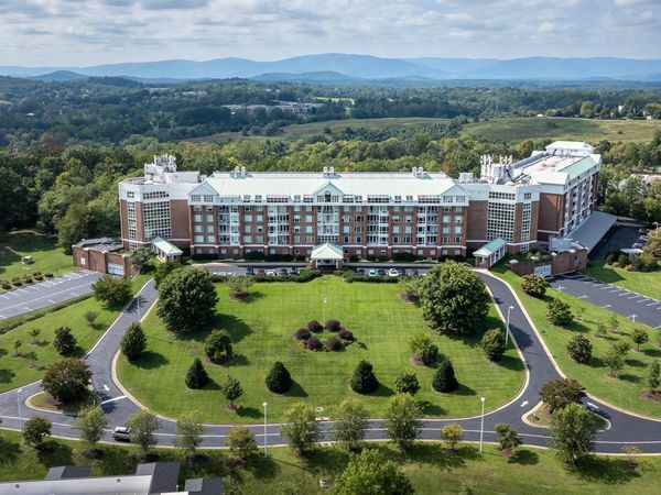 500 CRESTWOOD DR, Unit 2402, Charlottesville, VA 22903