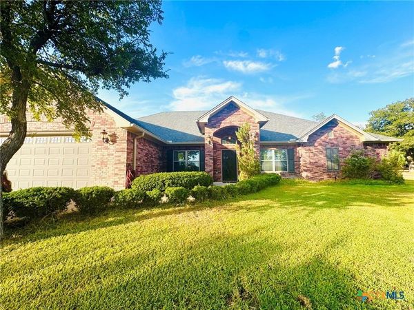 612 River Oaks Drive , Gatesville, TX 76528