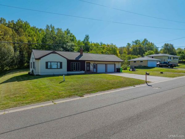 1428 High Street, Munising, MI 49862