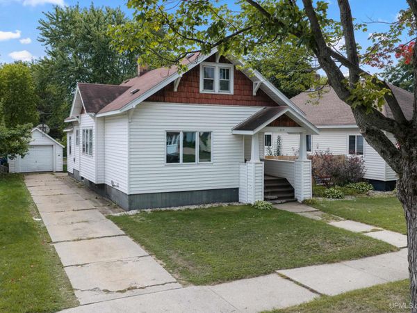 1309 Minnesota Avenue, Gladstone, MI 49837