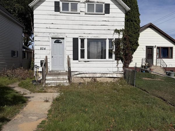 804 Superior Avenue, Gladstone, MI 49837