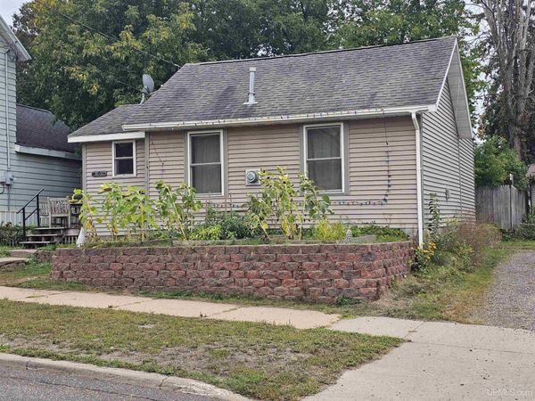 307 W Clark Street, Negaunee, MI 49866