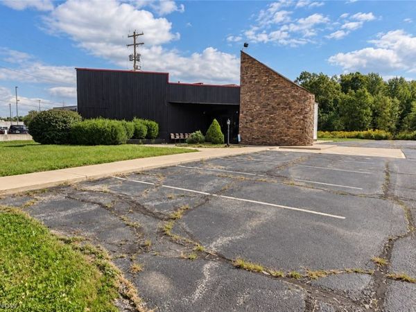 3271 Barber Road , Barberton, OH 44203