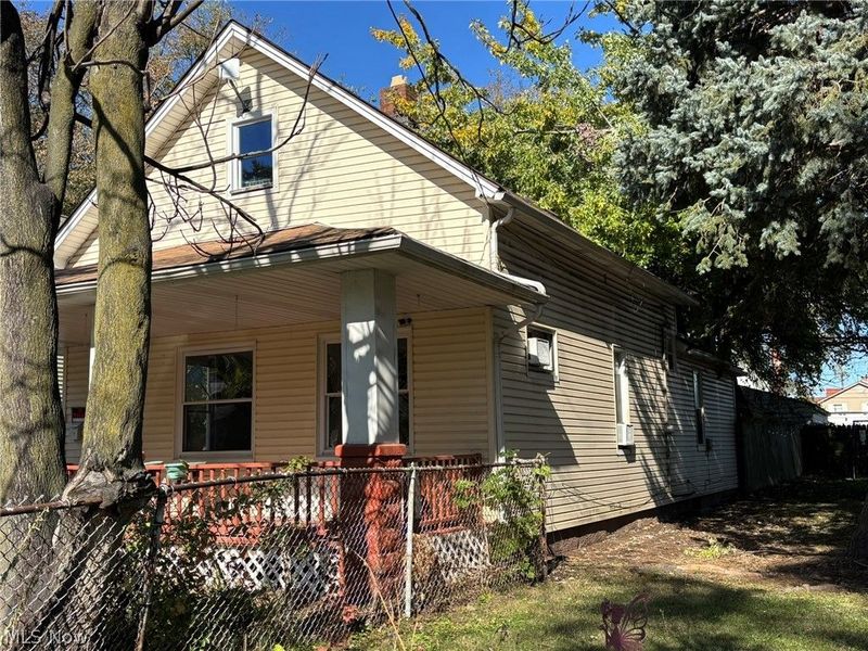 6812 Lawn Avenue, Cleveland, OH 44102 Photo 17