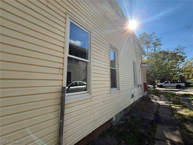 6812 Lawn Avenue, Cleveland, OH 44102 Photo 22