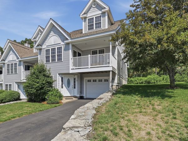 90 Carrington Ln, Unit 90, Uxbridge, MA 01569