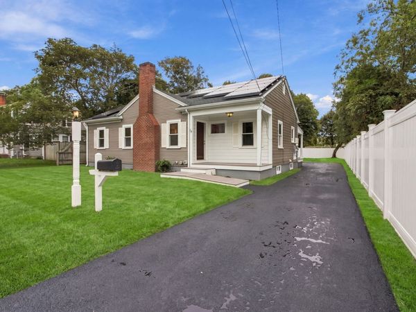 18 Murphy Rd, Barnstable, MA 02601