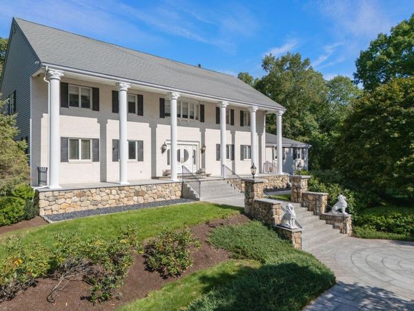 14 Grand Hill Dr, Dover, MA 02030