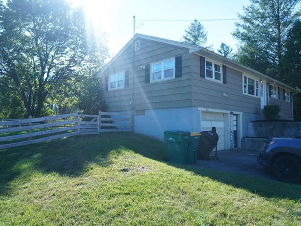 268 Sterling St, Lancaster, MA 01523