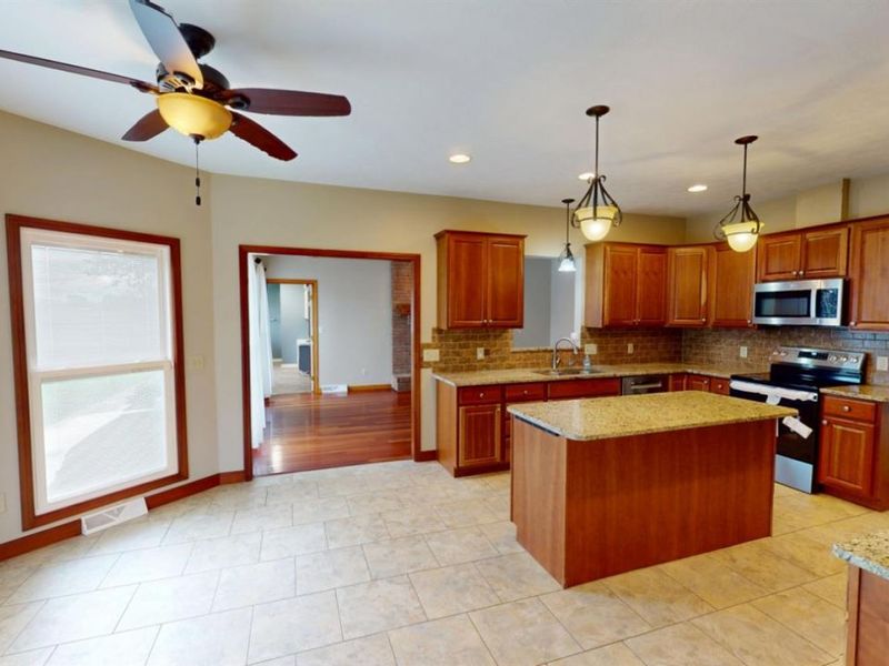 33 Ponds Side Drive, Fremont, OH 43420 Photo 20