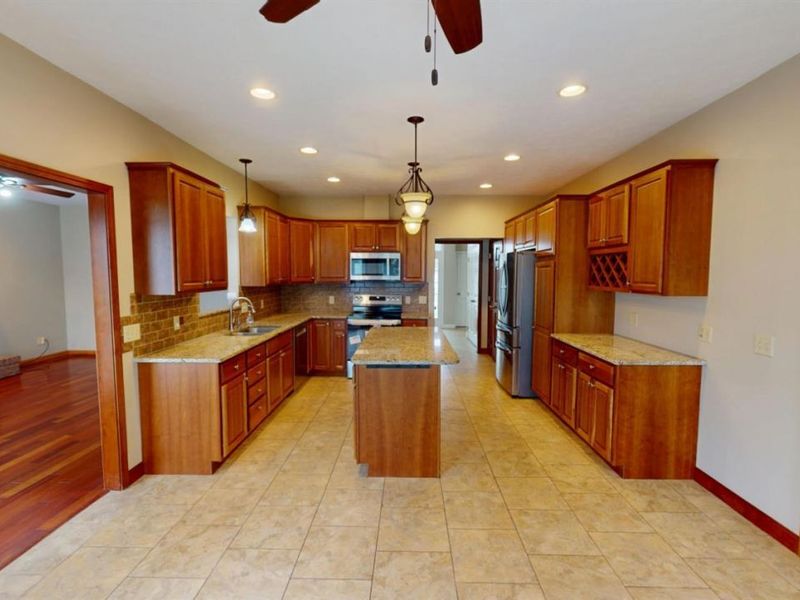 33 Ponds Side Drive, Fremont, OH 43420 Photo 23