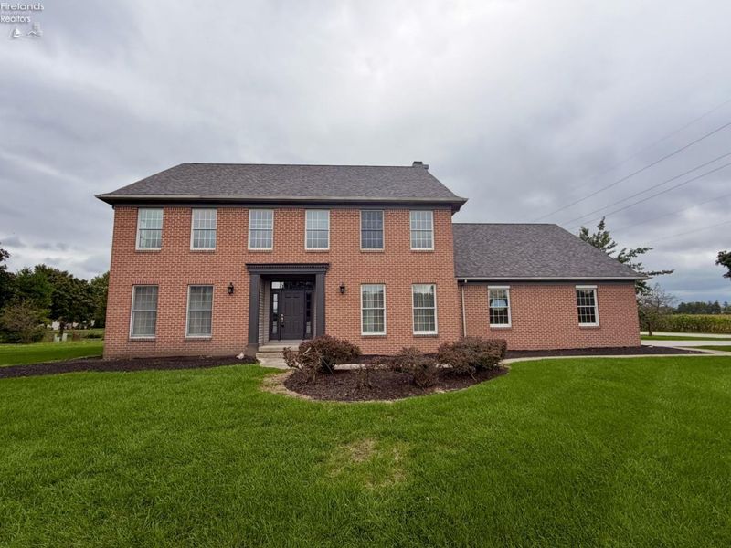 33 Ponds Side Drive, Fremont, OH 43420 Photo 3