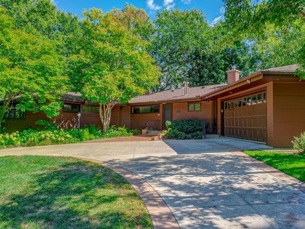 690 Linwood Avenue , Saint Paul, MN 55105