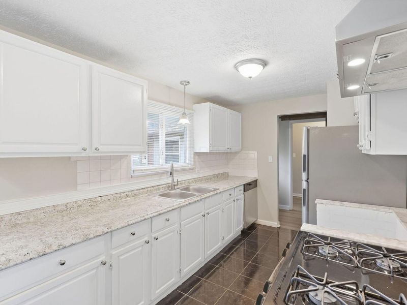 1739 Pickering Drive , Reynoldsburg, OH 43068 Photo 11