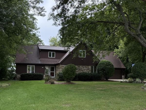 2515 W Wending DRIVE, Glendale, WI 53209