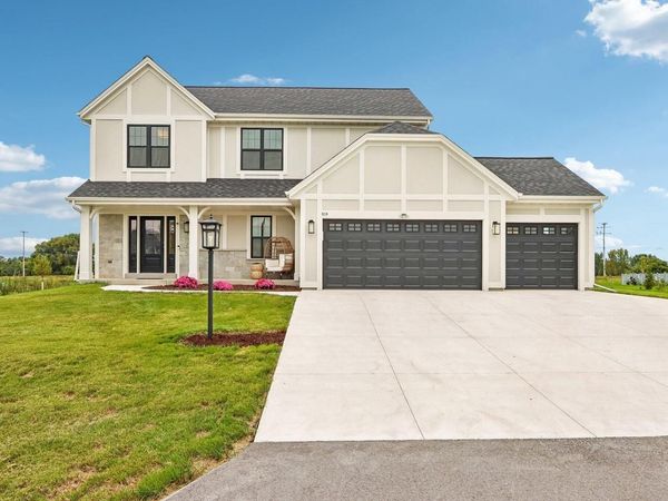 614 Twin Creeks DRIVE, Dousman, WI 53118