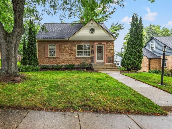 3514 Lucia CREST, Madison, WI 53705