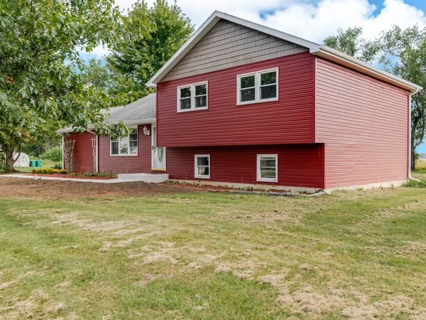 360 Radcliff Drive , Valparaiso, IN 46383