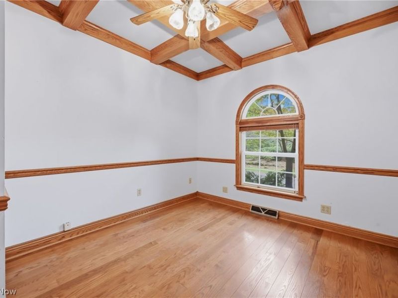 2412 East Pointe Drive SE, Warren, OH 44484 Photo 16