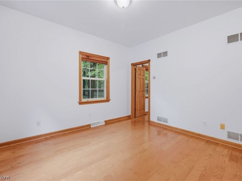 2412 East Pointe Drive SE, Warren, OH 44484 Photo 19