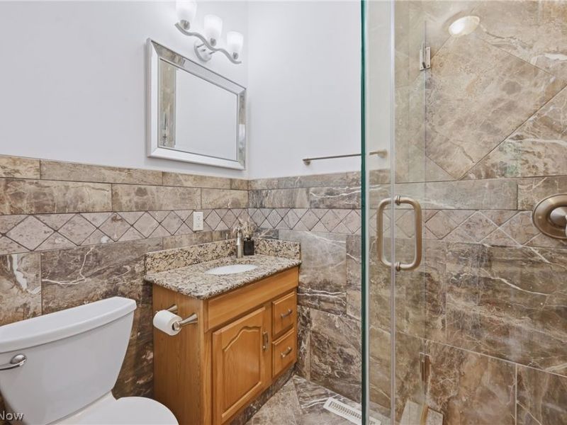 2412 East Pointe Drive SE, Warren, OH 44484 Photo 24