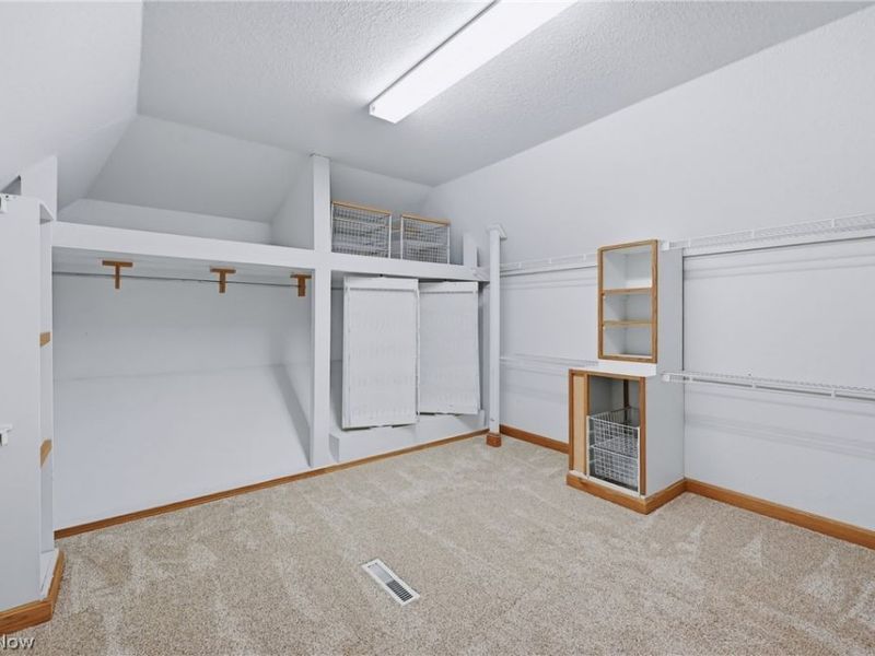 2412 East Pointe Drive SE, Warren, OH 44484 Photo 31