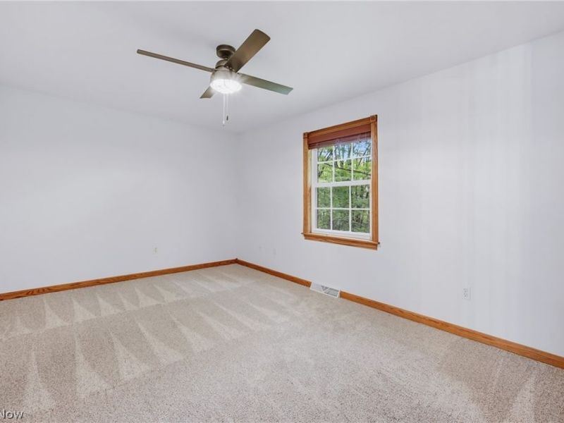 2412 East Pointe Drive SE, Warren, OH 44484 Photo 34