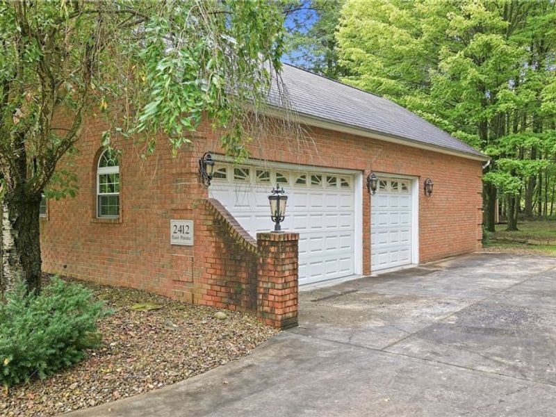 2412 East Pointe Drive SE, Warren, OH 44484 Photo 42