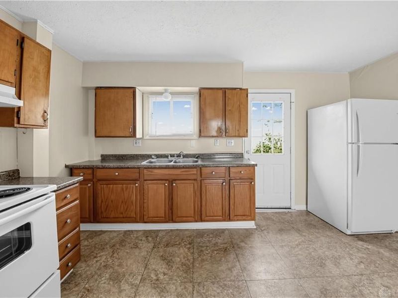 859 Flintridge Drive, Fairborn, OH 45324 Photo 13