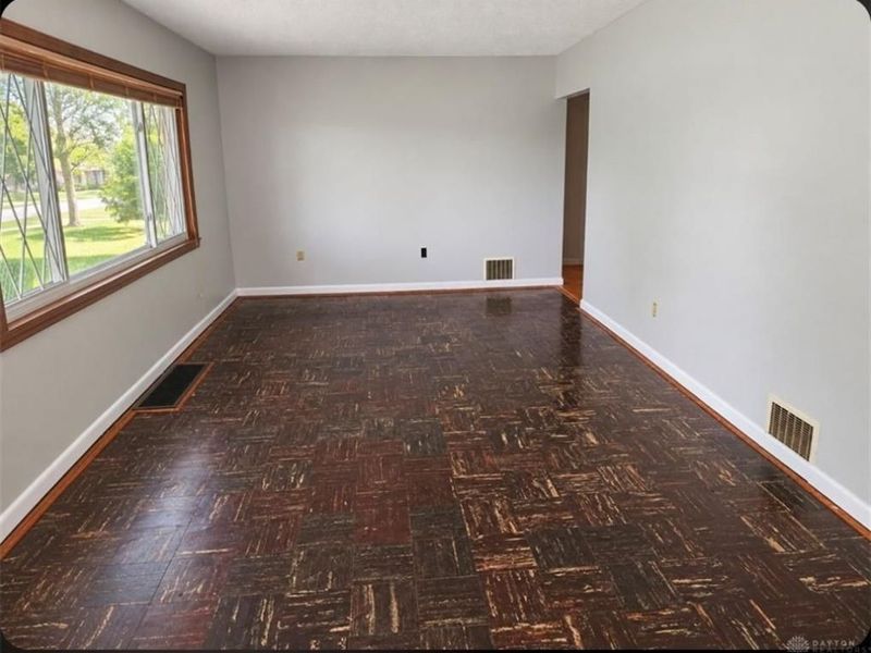 5784 Enright Avenue, Riverside, OH 45431 Photo 4