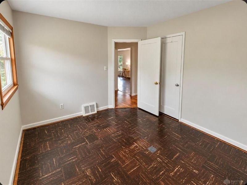 5784 Enright Avenue, Riverside, OH 45431 Photo 9