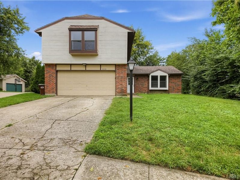 9735 Pellston Way, Miamisburg, OH 45342 Photo 2