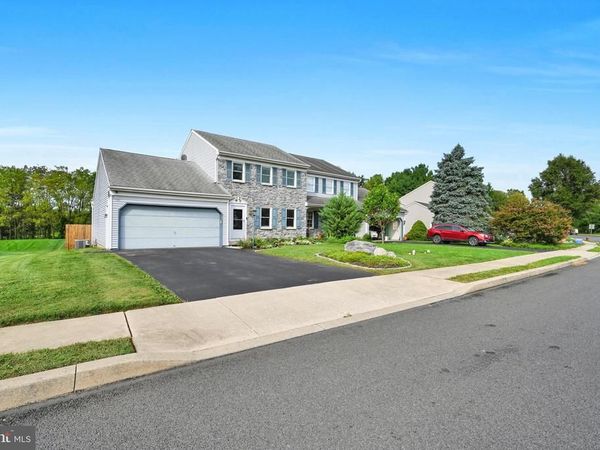 113 LAURIE LANE, LITITZ, PA 17543