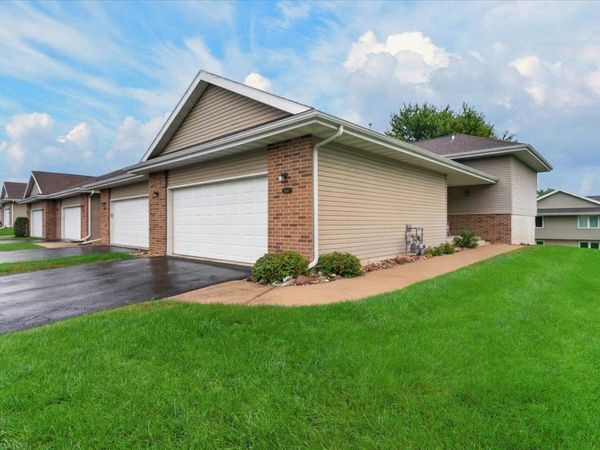 1447 Asbury Lane, Waterloo, IA 50701