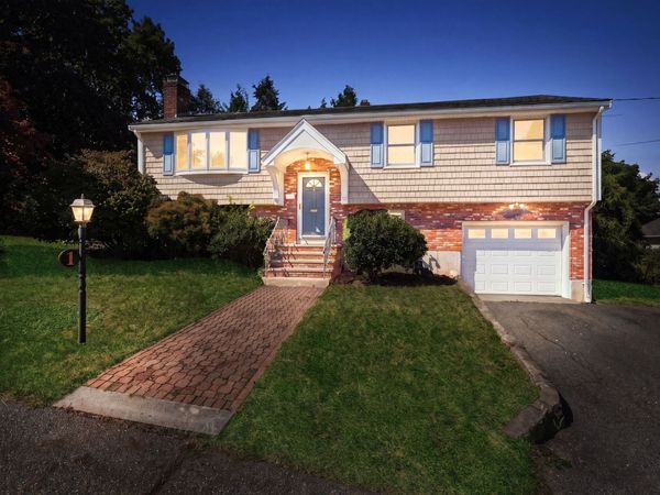1 Lisa Drive, Woburn, MA 01801