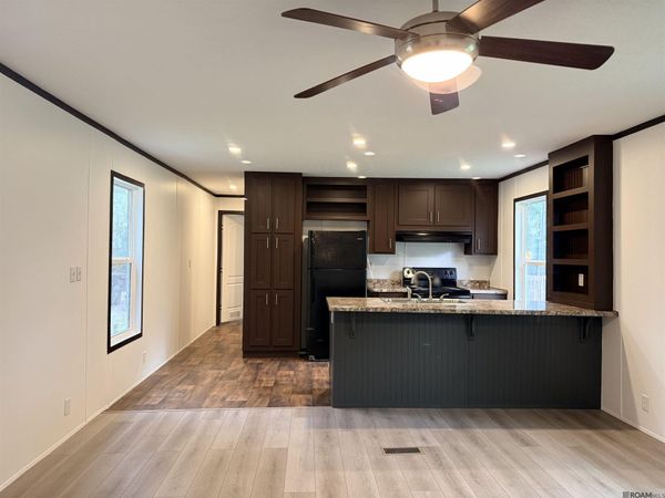 13740 Henry Dr, Denham Springs, LA 70726