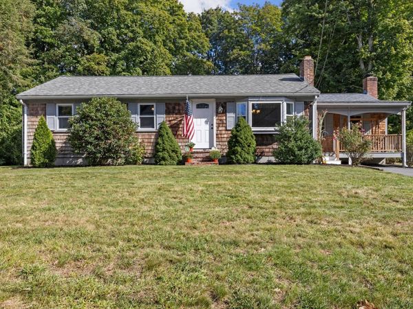 40 Lane St, Middleboro, MA 02346